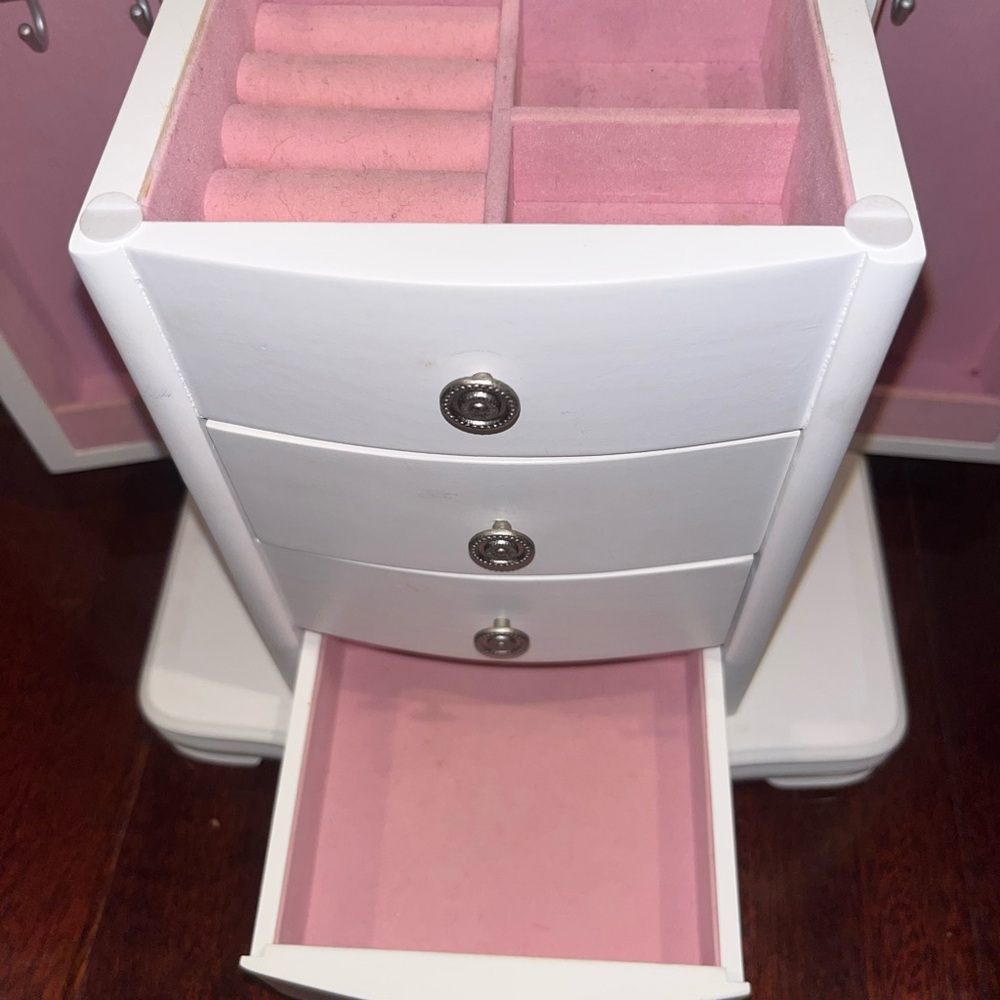 White Jewelry Box - Picture 6 of 11